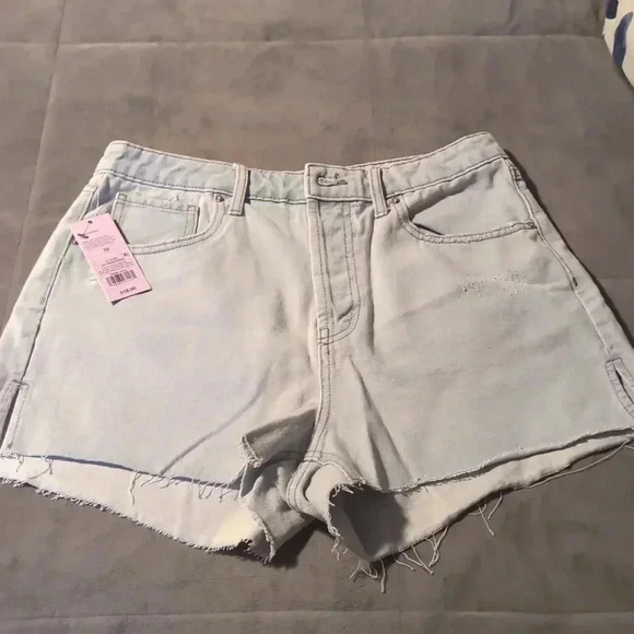 Wild fable super high Rise cutoff shorts size 10 - Picture 2 of 9